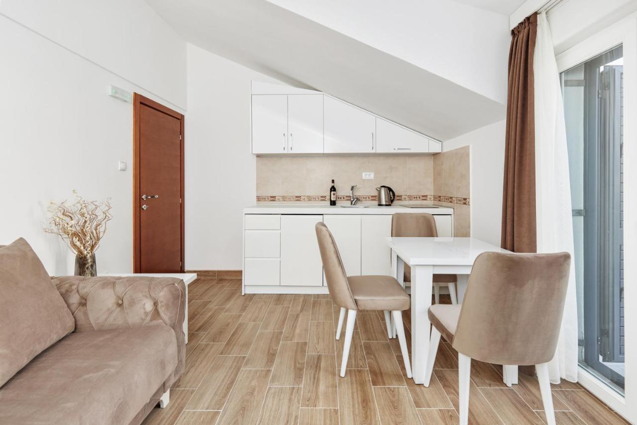 Apartments Rozer Cattaro Esterno foto