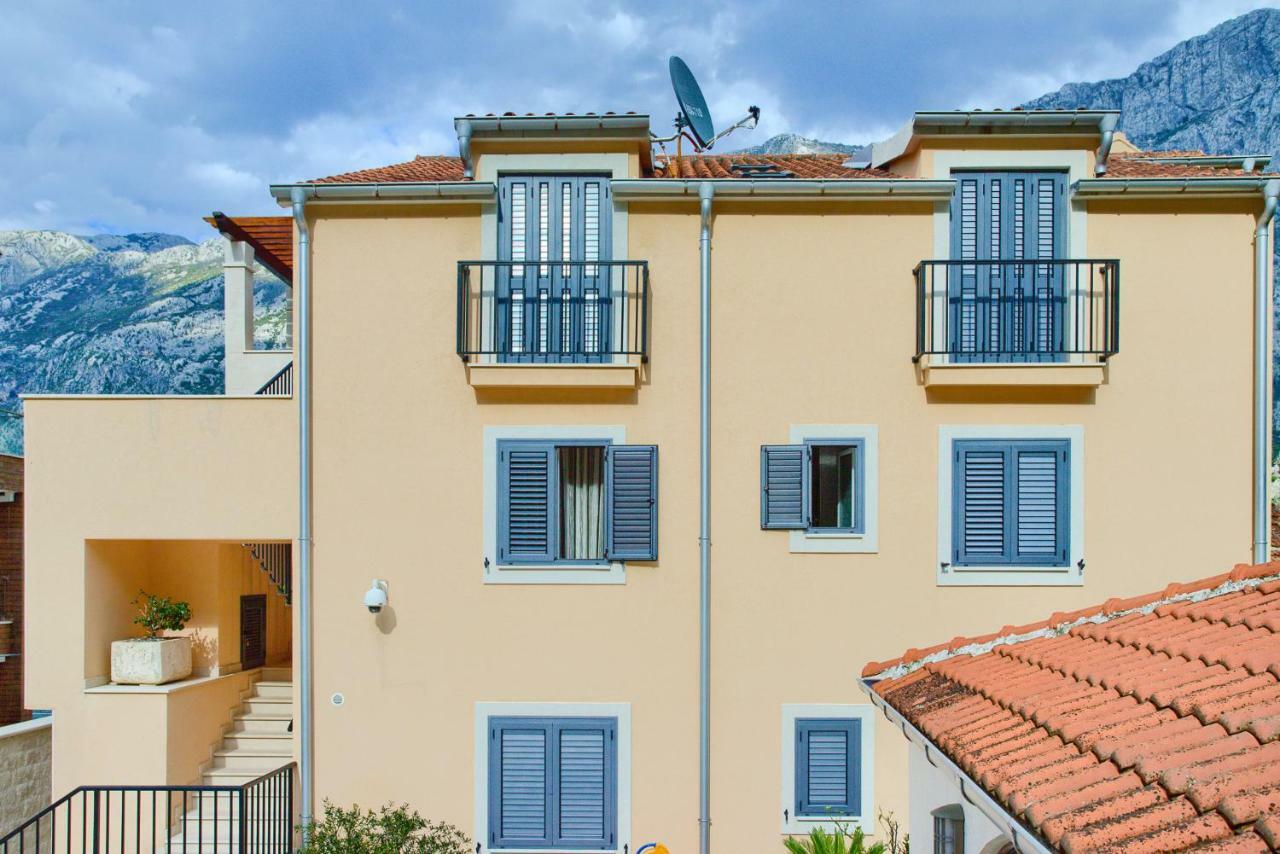 Apartments Rozer Cattaro Esterno foto